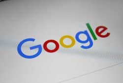 La empresa tecnológica Google informó que "toma medidas rápidas" para eliminar resultados de búsqueda en IA